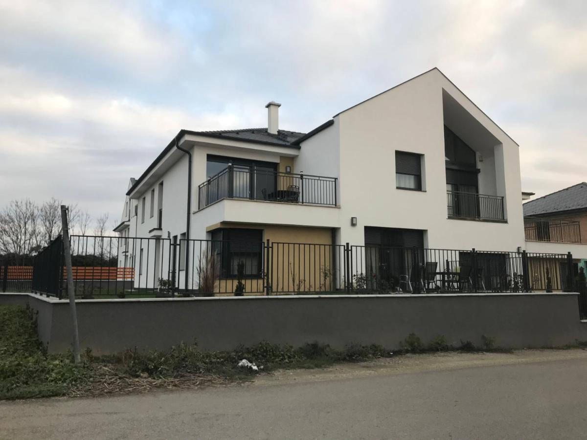 Jada Lakas Apartment Keszthely Ngoại thất bức ảnh