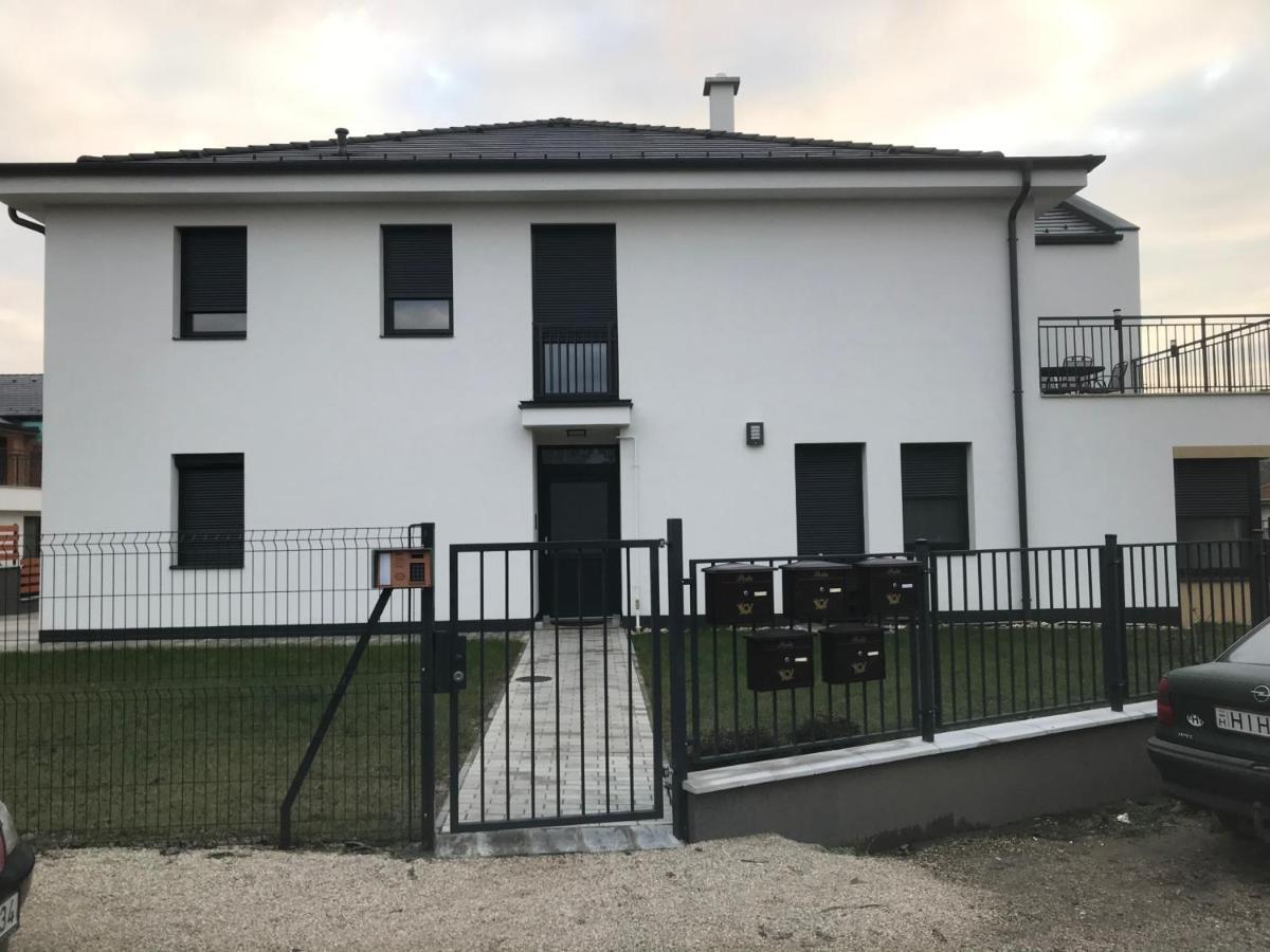 Jada Lakas Apartment Keszthely Ngoại thất bức ảnh
